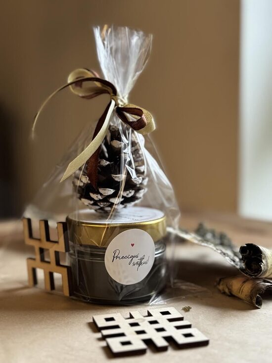 BERZU DARVAS ZIEDE UN LATVJU ZĪME