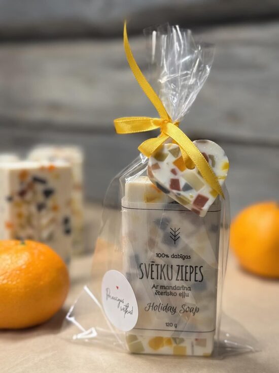 "SVĒTKU ZIEPES" ar mandarīna ēterisko eļļu