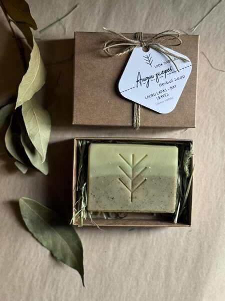 Lauru lapu ziepes dāvanu kastītē